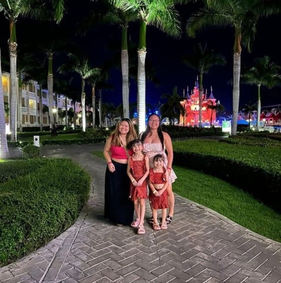 Meet your Posher, Mel - Picture 1 of 1